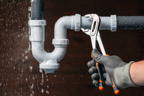 Professional Gas Line Repair technician working in Winchester, IL